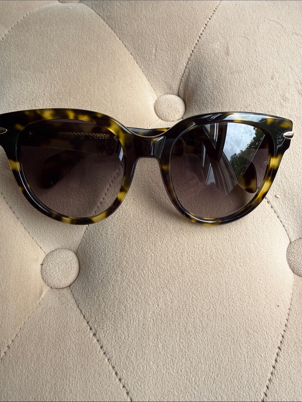 rag & bone green Tortoiseshell Round Cat-Eye Sunglasses with dark Lenses